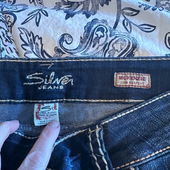 Silver Jeans - Picture 3 of 4